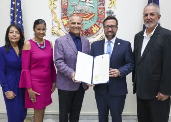 foto 56 proclama croem lydia burgos norma pacheco dr. rafael ramirez rivera lcdo. omar marrero roberto rivera ponce