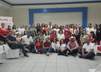 secretaria de la mujer del pl realiza foro en la paz