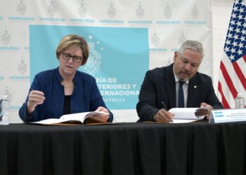 laura dogu enrique reina 1