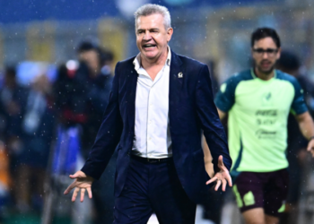 javier aguirre no le tomo importancia al golpe que recibio 770x450