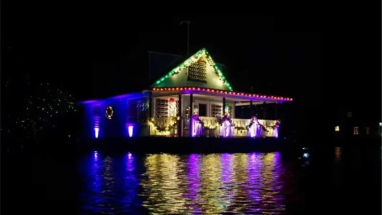 casas la parguera iluminadas scaled 1.jpg