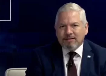 frente a frente reina.jpg