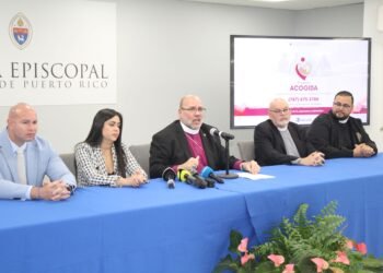 img 7497 lic. edgardo reyes dra. roció zayas rafael morales maldonado padre mario rodríguez padre adrián rivera