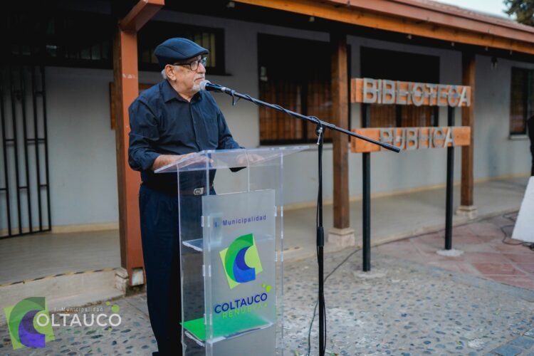 el autor en su alocución