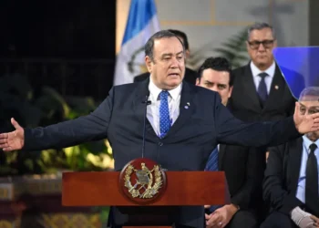 Londres sanciona al expresidente de Guatemala, Alejandro Giammattei