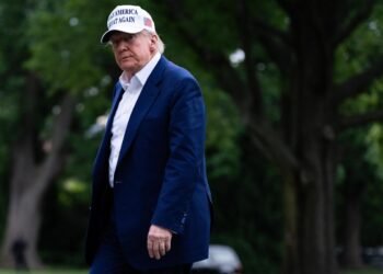 Trump afirma que EE.UU. ha vuelto a ser ‘respetado’ tras conversaciones con Von der Leyen