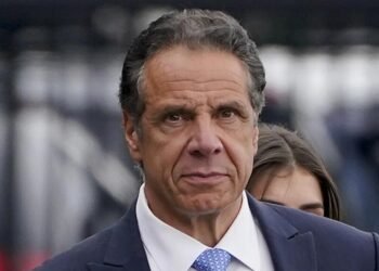 Cuomo lidera entre los demócratas en la carrera por la alcaldía de NYC