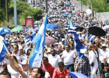🙏🚶‍♂️ CAMINATA DE ORACIÓN RECORRERÁ EL BULEVAR SUYAPA HASTA EL ESTADIO NACIONAL 🏟️📅 16 DE AGOSTO