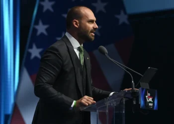 📌 Eduardo Bolsonaro advierte posibles sanciones de Trump contra Brasil 🇧🇷🇺🇸