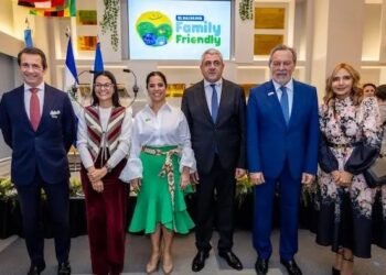 El Salvador se convierte en el primer país «Family Friendly» del mundo