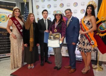 Lorena Ramos fue distinguida artista plástica 2025