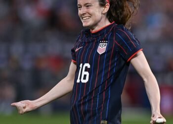 ROSE LAVELLE, ELEGIDA JUGADORA DEL AÑO DE U.S. SOCCER 2025