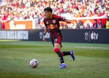 RED BULL NEW YORK SIGUE IMPARABLE Y DEJA SIN RESPUESTAS AL REVOLUTION