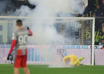 MOMENTOS DE TENSIÓN EN SERIE A TRAS EXPLOSIÓN CERCA DEL ARCO DE EMIL AUDERO