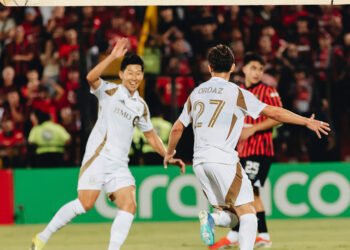 ¡LAFC SILENCIA A ALAJUELENSE EN COSTA RICA Y AVANZA EN UN FINAL DE INFARTO!