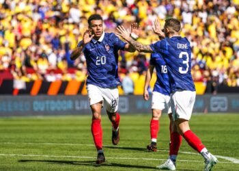 DOBLETE DE DOUÉ Y FRANCIA HUMILLA A COLOMBIA