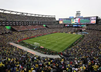 ¡INDIGNACIÓN MUNDIAL! AFICIONADOS PAGAN MÁS Y RECIBEN PEORES LUGARES