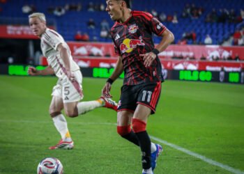 ¡PARTIDAZO DE LOCURA! RBNY Y DC UNITED FIRMAN UN EMPATE 4-4 LLENO DE GOLES Y DRAMA