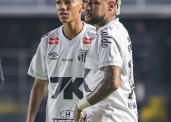 ¡BOMBA EN BRASIL! NEYMAR ACUSADO DE ABOFETEAR A ROBINHO JR. Y EL CASO YA ESCALA