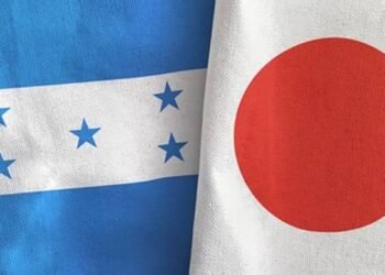 Banderas Honduras - Japón. Imagen cortesía: proceso.hn