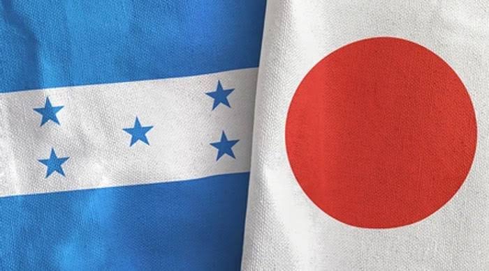Banderas Honduras - Japón. Imagen cortesía: proceso.hn