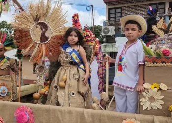 Desde los pequeños hasta lo más grandes, la celebración del festival es una tradición. Créditos de imagen - La Tribuna.